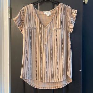 Flower and Feather women’s top size Med